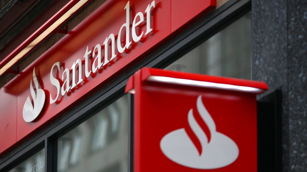 Saham Santander melonjak 7% setelah pemberi pinjaman mengumumkan rekor laba triwulanan, pembelian kembali 10 miliar euro