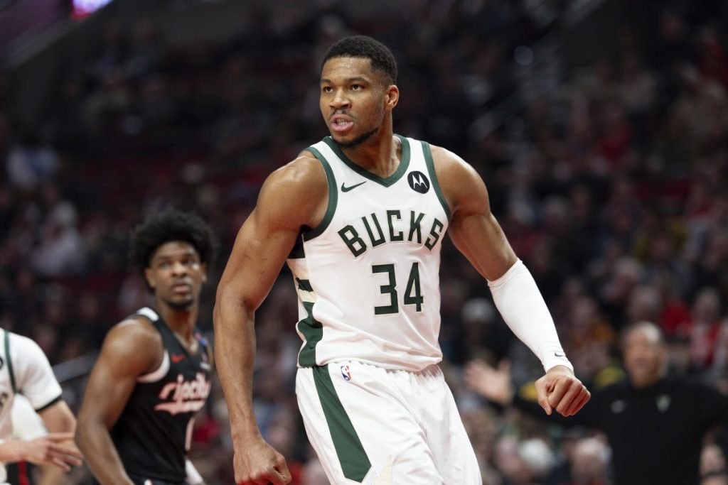 Senjata Baru Giannis: Dapatkah game midrange -nya mengangkat Bucks? | Pertunjukan Kevin O’Connor