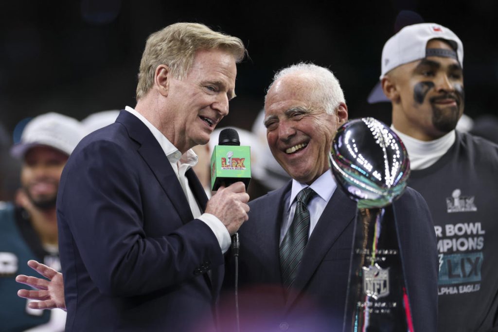 Setelah Super Bowl menang, Eagles mengatakan mereka akan menerima undangan ke Gedung Putih