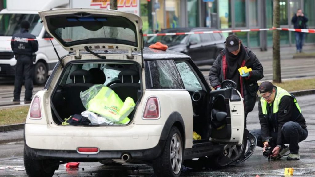 Setidaknya 20 terluka setelah mobil melaju ke kerumunan Munich dalam serangan yang diduga