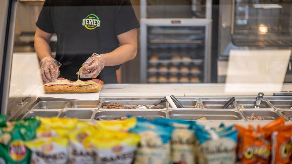 Subway untuk membawa kembali sandwich footlong diskon