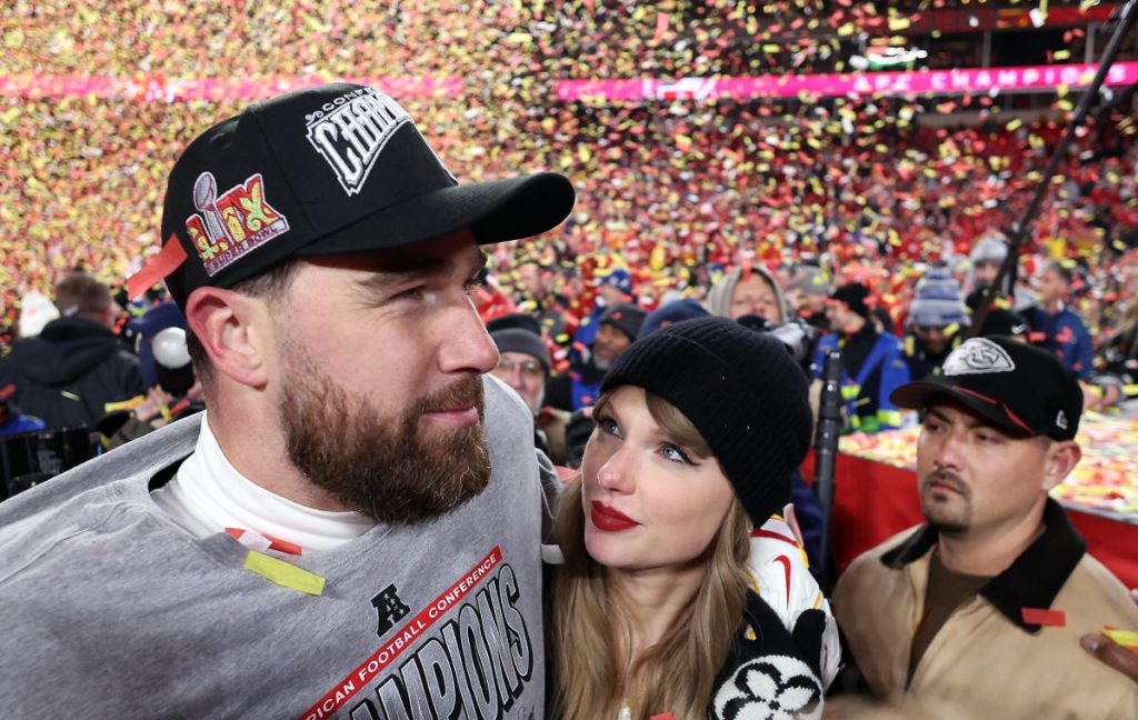 Super Bowl 2025: Bintang Chiefs Travis Kelce menggandakan di Taylor Swift ‘Luar Biasa’ Pop-Tarts Pop-Tarts