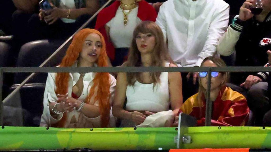 Taylor Swift mencemooh di Super Bowl saat ditampilkan di Jumbotron