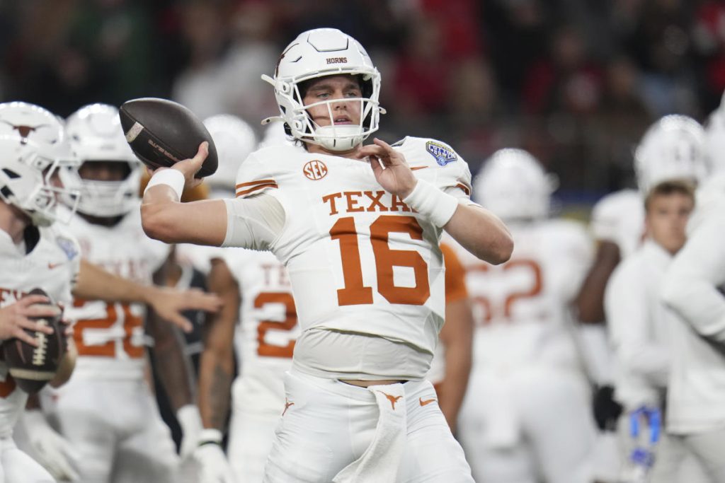 Texas QB Arch Manning dibuka pada awal 2025 Heisman Trophy Favorite