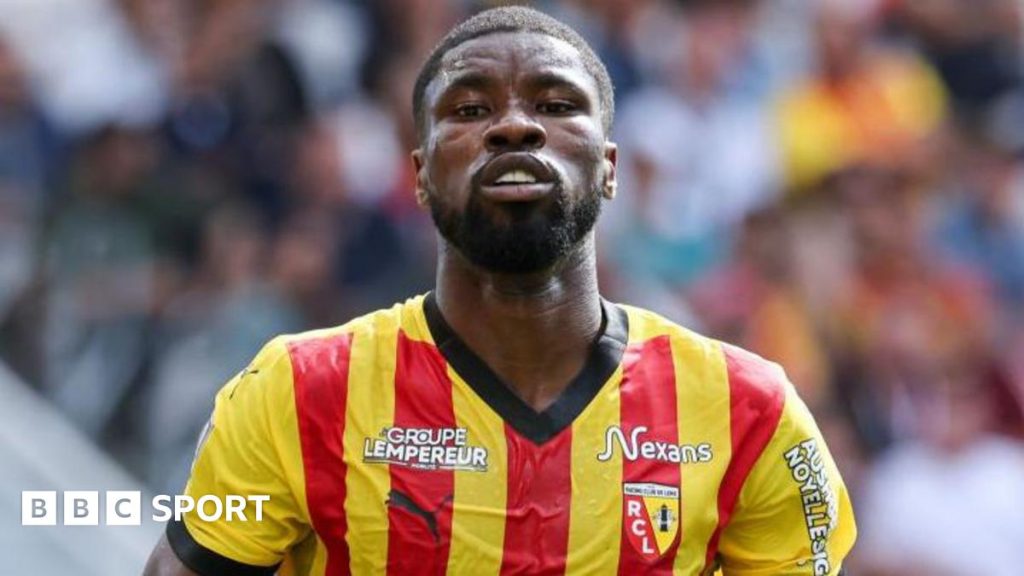 Tottenham Transfer News: Spurs mengalahkan Wolves untuk menandatangani bek lensa Kevin Danso