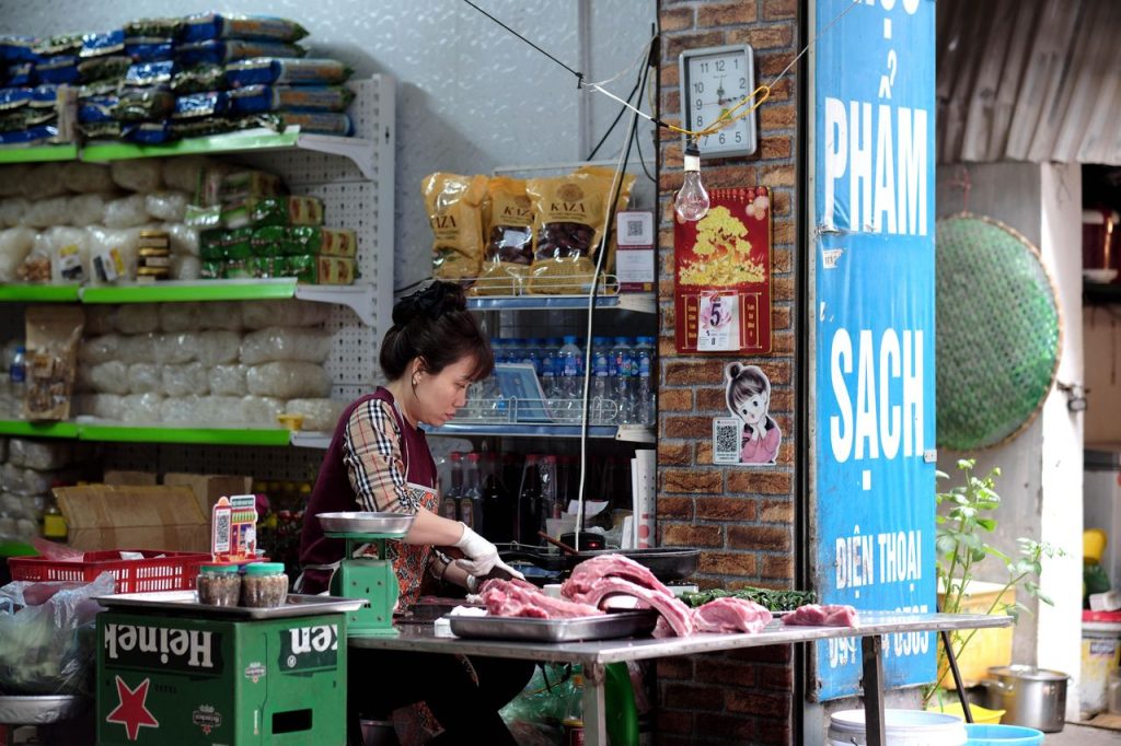 Vietnam melihat konsumsi yang optimis dan pertumbuhan produksi yang lebih lembut pada bulan Januari saat liburan, dampak perdagangan