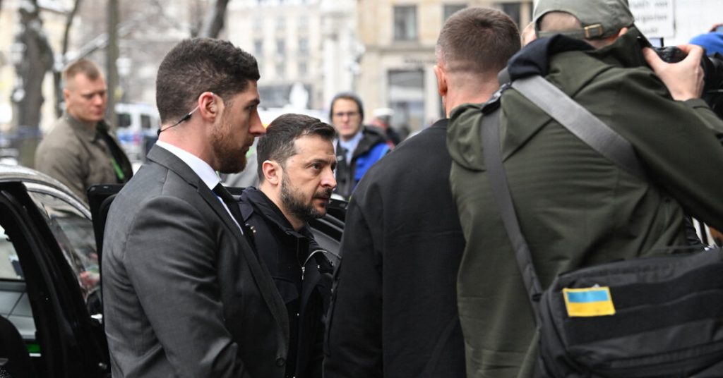 Zelensky mengatakan Ukraina tidak mungkin bertahan dari perang tanpa dukungan AS