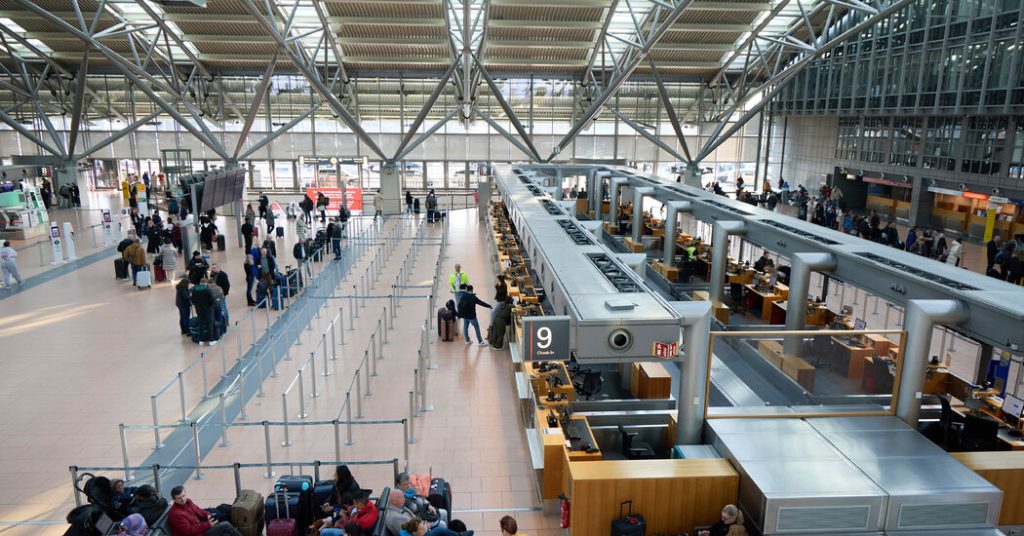 Bandara Hamburg menghentikan semua penerbangan sebagai mogok staf darat