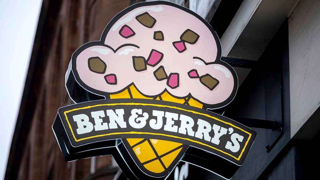 Ben & Jerry’s mengatakan perusahaan induk memecat CEO -nya atas aktivisme politik