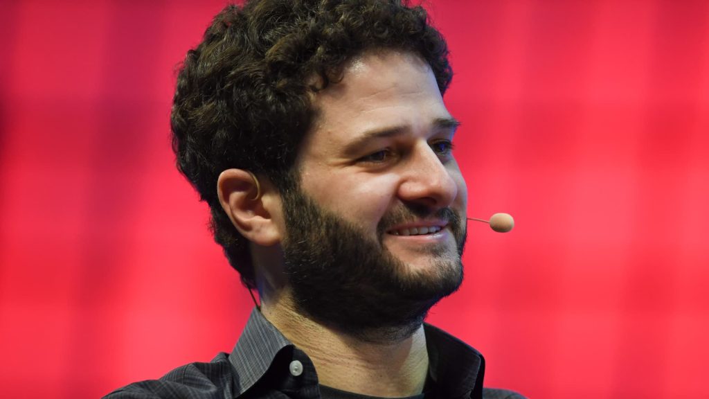 CEO Asana Dustin Moskovitz Mengumumkan Pensiun, Stok anjlok 25%