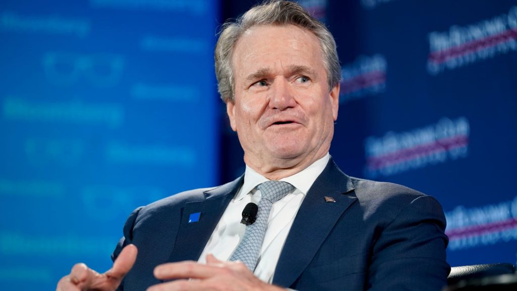 CEO Bank of America mengatakan pertumbuhan ekonomi ‘lebih baik dari yang dipikirkan orang’ dan The Fed harus tetap ditahan