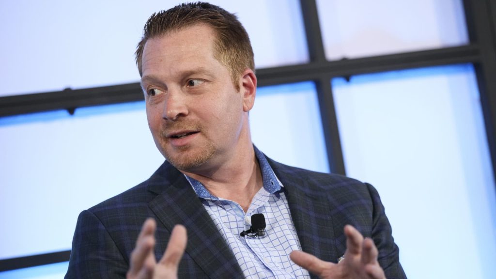 CEO CrowdStrike menggambarkan peningkatan ancaman peretas asing