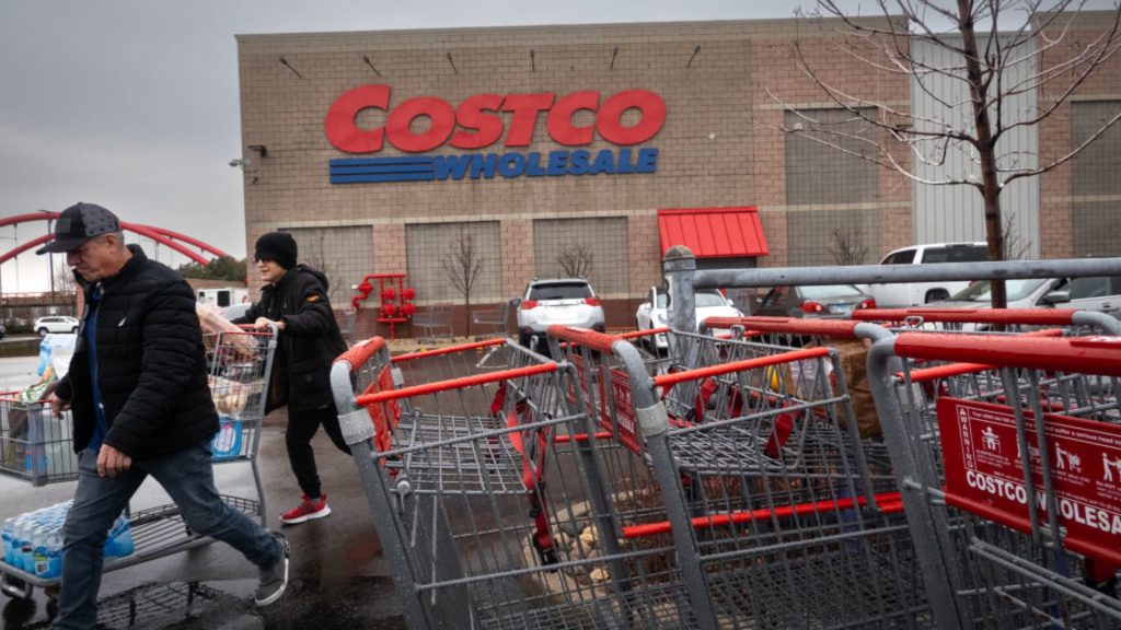 Costco memeriksa banyak kotak kunci untuk investor meskipun pendapatan lewat