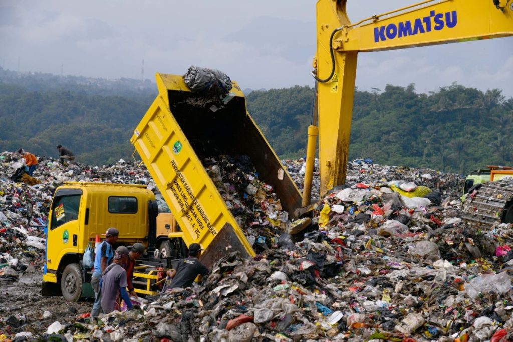 Curah Hujan Tinggi Peyebab TPA Sarimukti Longsor