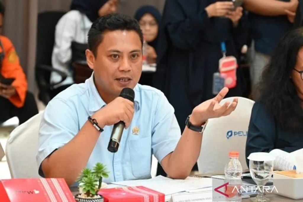 DPR memuji pemerintah untuk menurunkan biaya tol, tiket pesawat untuk kepulangan