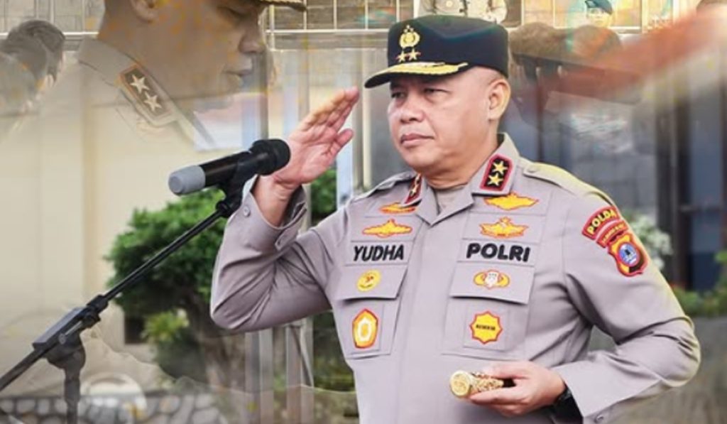 FLEXING, KELUARGA KAPOLDA KALSEL DINILAI TAK PEKA DENGAN KONDISI MASYARAKAT