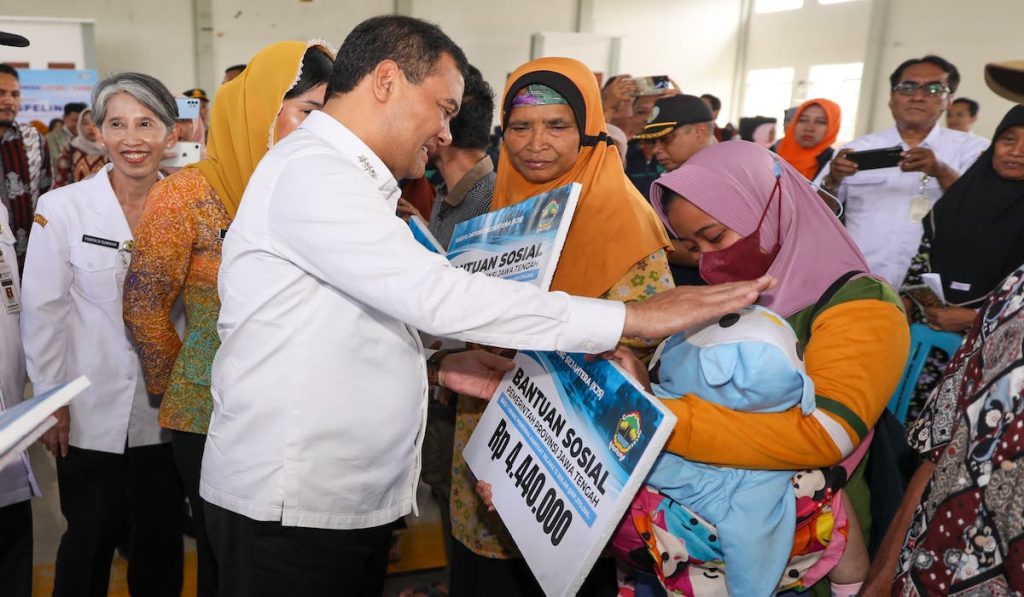 Gubernur jateng genjot bantuan sosial uckan kemiskinan