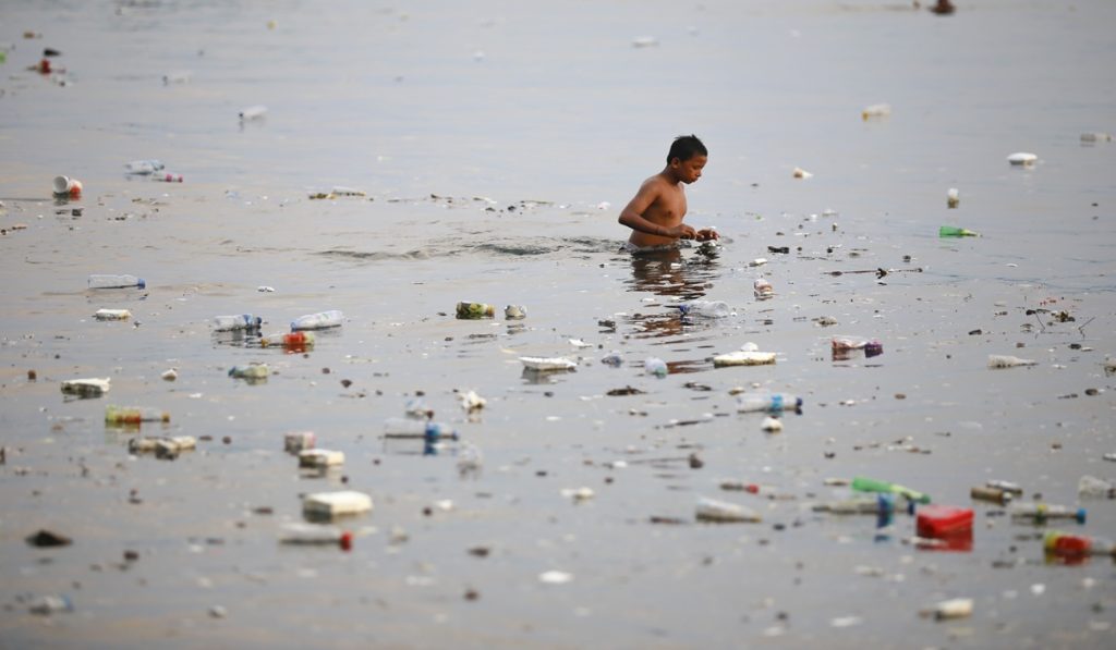 Hampir Seluruh Perairan Indonesia Terkontaminasi Mikroplastik