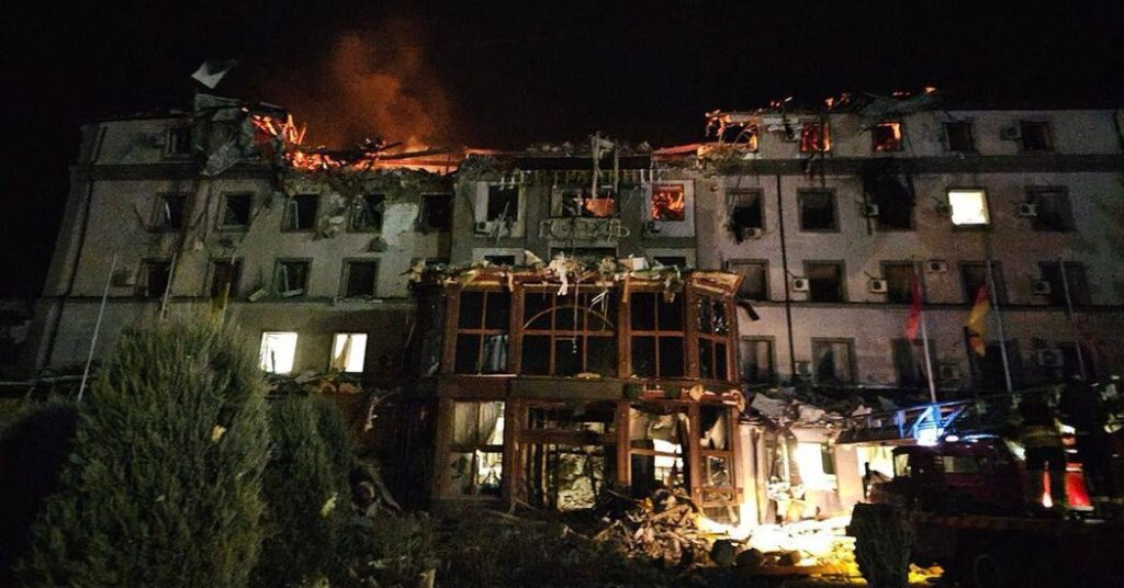 Hotel Rudal Strikes di kampung halaman Zelensky di Ukraina