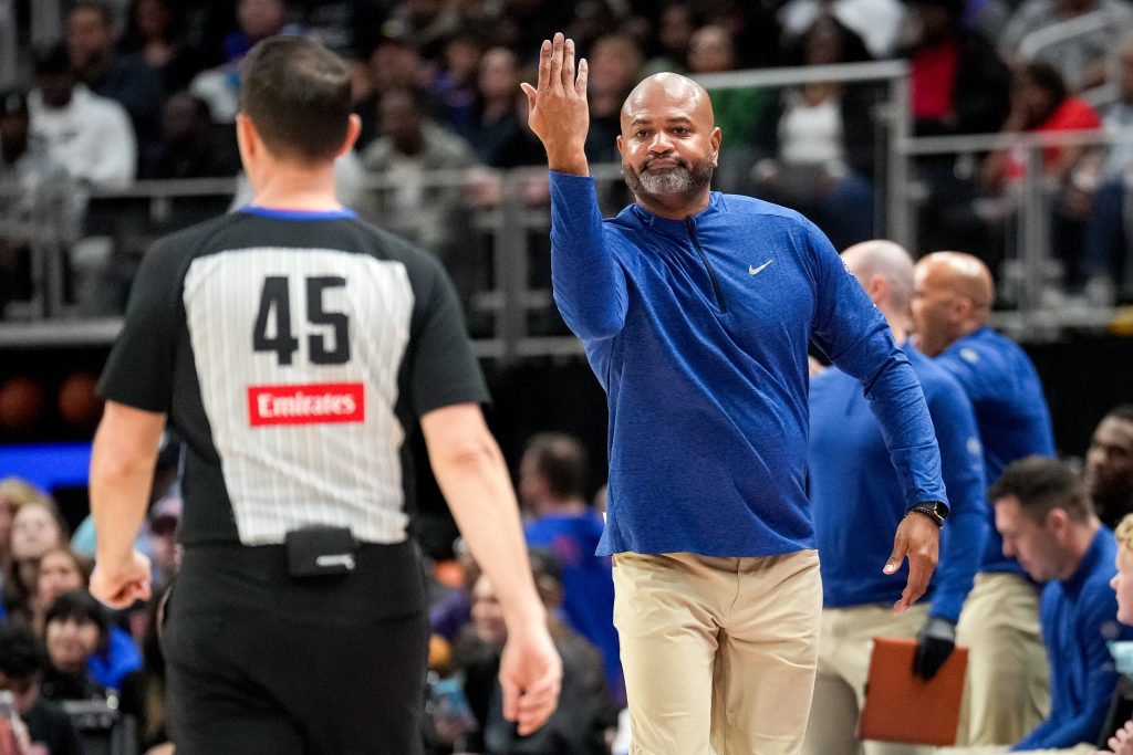 JB Bickerstaff Rants Tentang Wasit Setelah Kemenangan 113-107 Thunder Atas Pistons