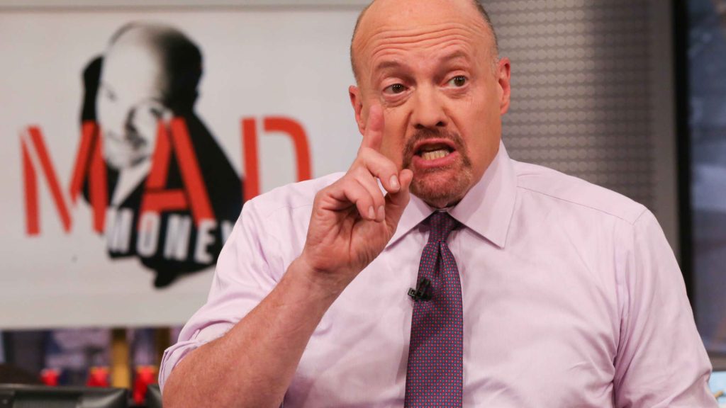 Jim Cramer mengatakan memegang stok Home Depot adalah ide yang bagus