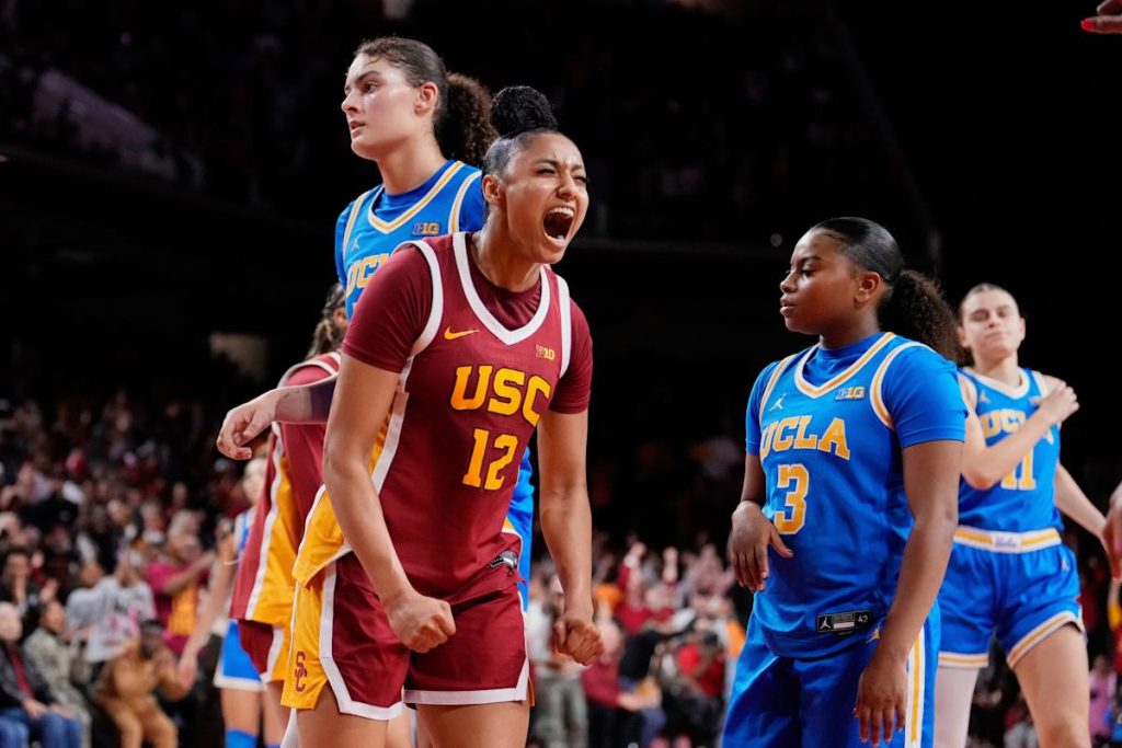 Juju Watkins turun 30 poin sebagai No. 4 USC menyapu No. 2 UCLA, memenangkan sepuluh besar gelar musim reguler