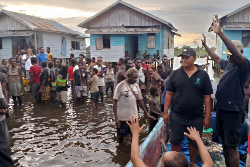 Kementerian mengirimkan bantuan kepada korban banjir pesisir Merauke