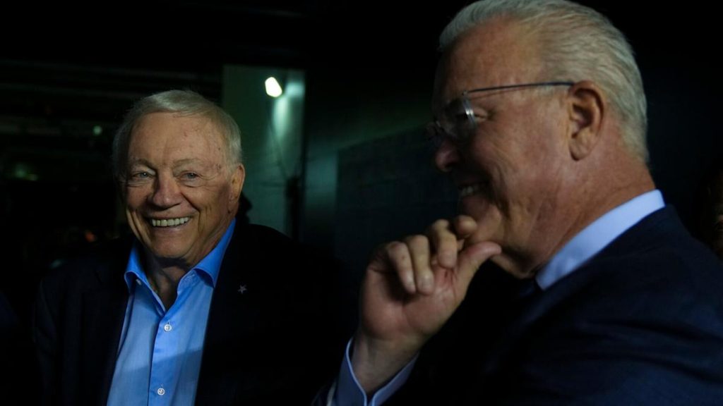 Kepramukaan Jerry Jones Combine Silence memicu banyak spekulasi