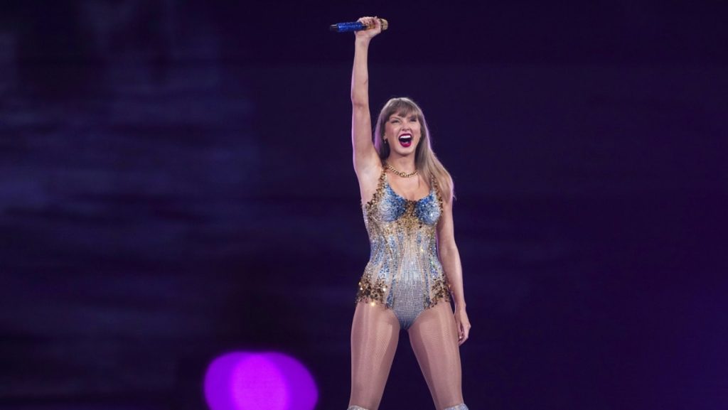 Kru kejahatan dunia maya mencuri kemudian menjual kembali ratusan tiket ke konser Taylor Swift, jaksa penuntut di New York mengatakan