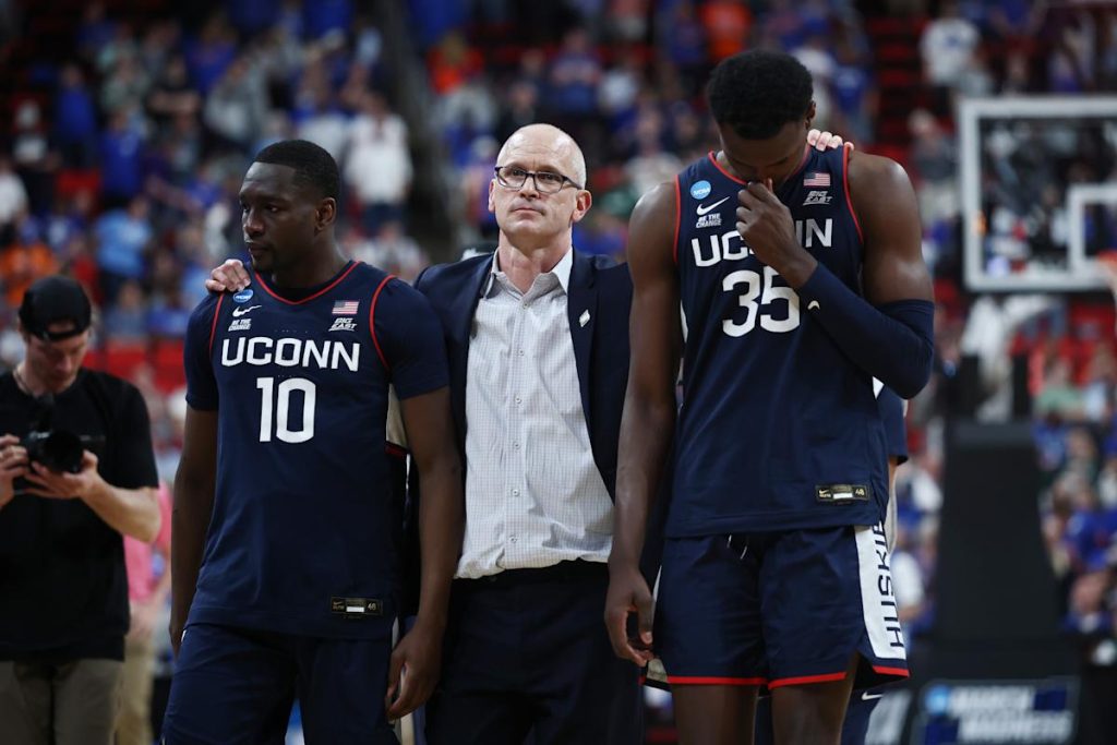 March Madness 2025: Beat Buruk untuk Petaruh Saat 3-pointer detik-detik mendorong Florida-uconn ke total