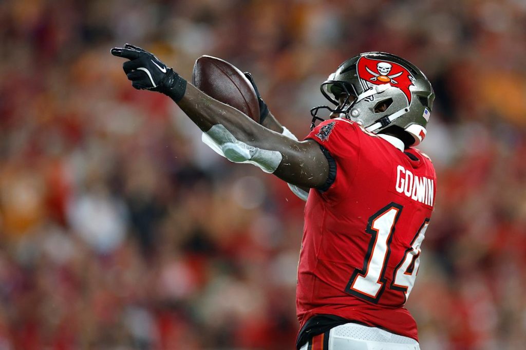 NFL Free Agency, Pembaruan Offseason: Bucs menandatangani ulang Chris Godwin, tambahkan Haason Reddick saat perusakan hukum dimulai