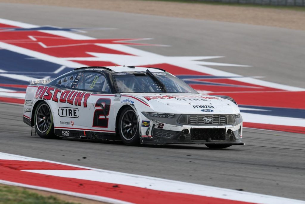 Nascar docks austin cindric 50 poin untuk menabrak Ty Dillon di COTA