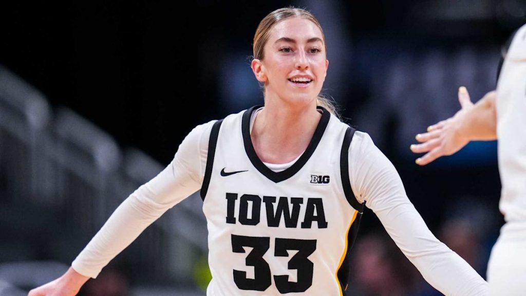 Olsen, Iowa meniupnya buka lebih awal dan berlayar untuk menang atas Wisconsin di Big Ten Women’s Tourney