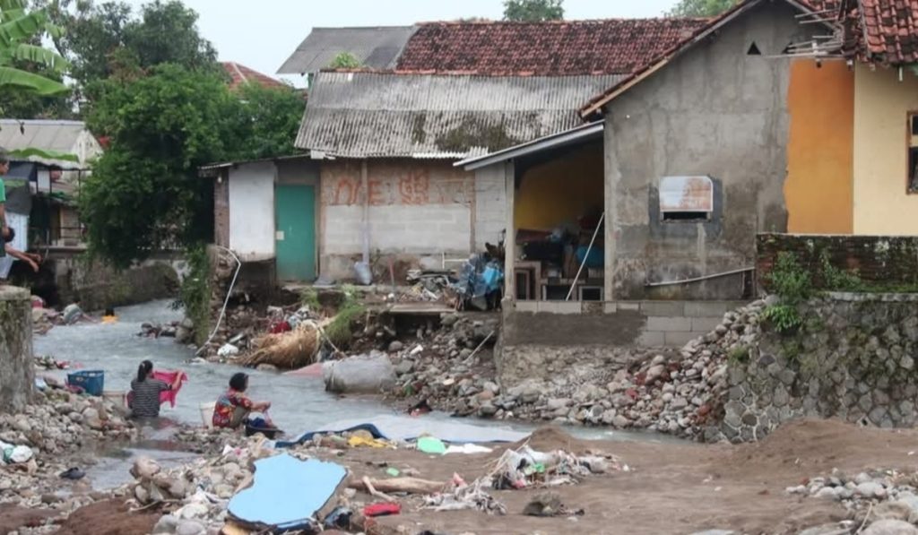 PEMKAB SUKABUMI TERUS MENDATA WARGA Terdampak Bencana Hidrometeorologi