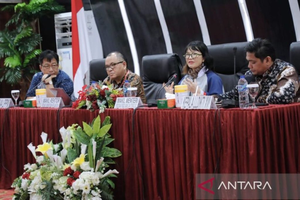 Pemerintah regional Indonesia mendesak untuk memanfaatkan penelitian universitas