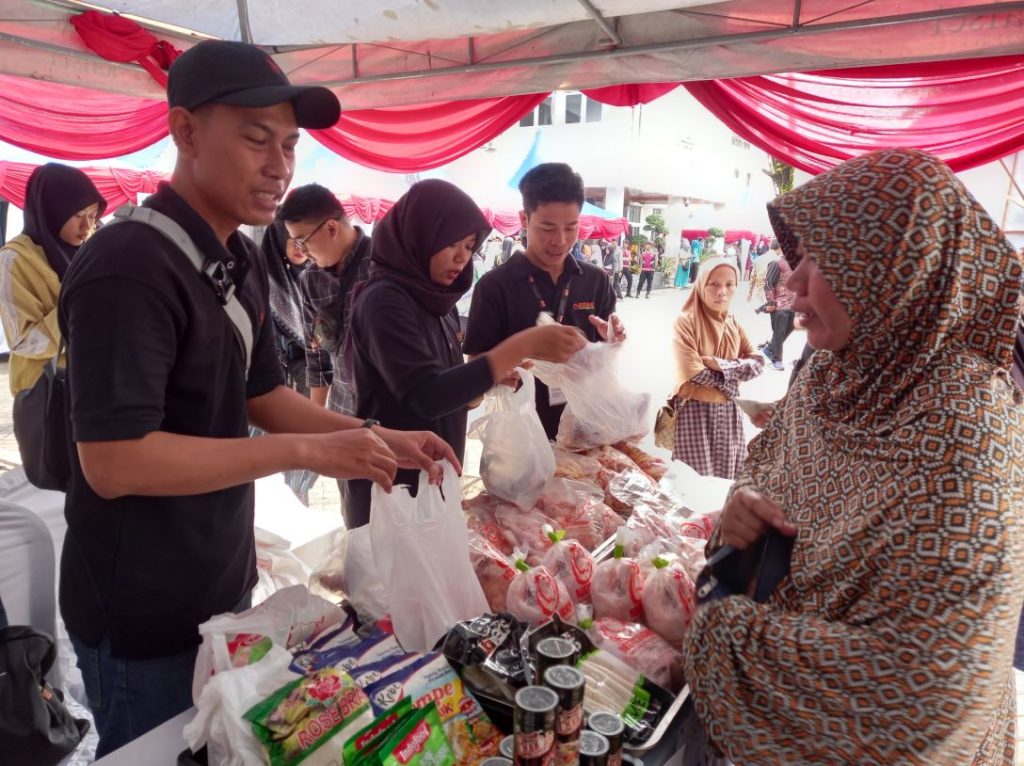 Pemprov Kalsel Gelontorkan Ribuan Paket Sembako Murah