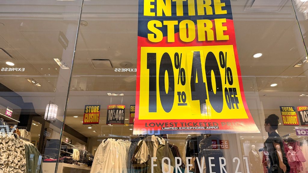 Perusahaan Operasi AS Forever 21 mengajukan kebangkrutan pada hari Minggu