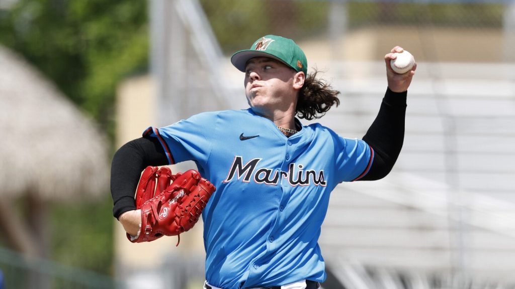 Pitcher Marlins Ryan Weathers absen dengan strain lengan bawah