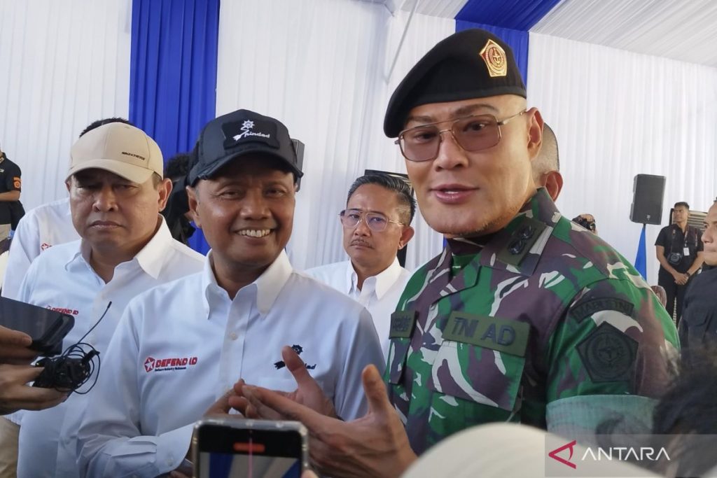 Pt Pindad untuk memproduksi kendaraan taktis maung mv3 garuda untuk menteri