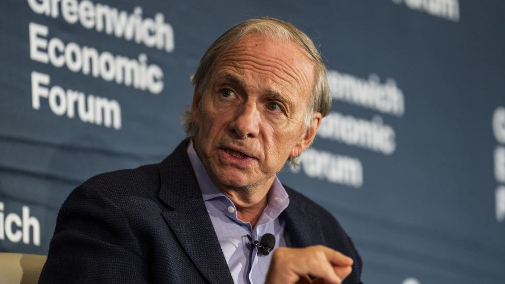 Ray Dalio memperingatkan menumbuhkan utang AS akan menyebabkan ‘perkembangan mengejutkan’