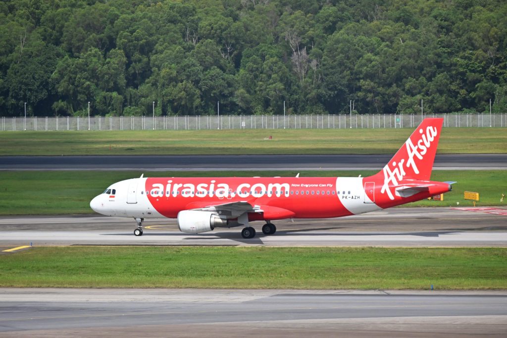 Saudi Sovereign Wealth Fund ditetapkan untuk menginvestasikan US $ 100 juta di AirAsia, meningkatkan hubungan dengan wilayah