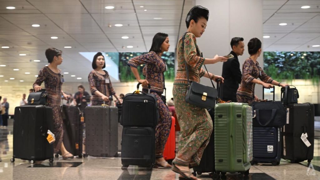 Singapore Airlines melanjutkan penerbangan ke Heathrow saat bandara dibuka kembali