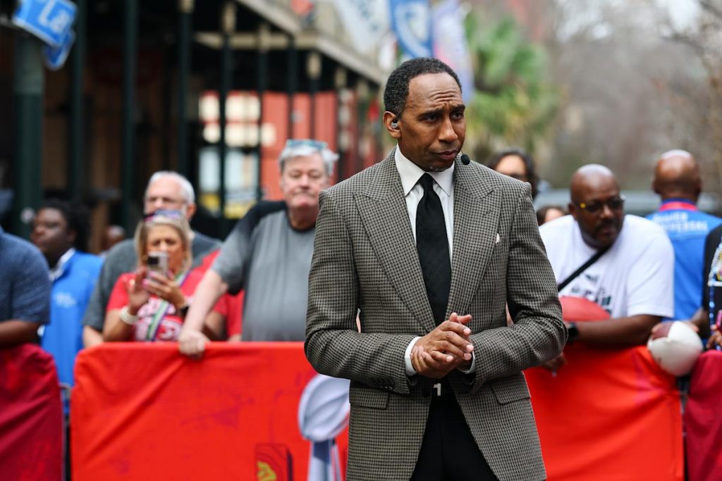 Stephen A. Smith dilaporkan setuju untuk tetap di ESPN dengan kesepakatan 5 tahun, $ 100 juta