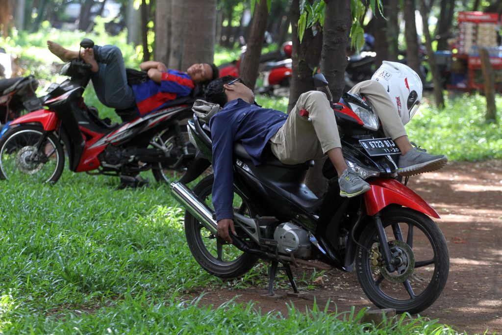 Tidur Seharian Saat Puasa Ramadhan. Bagaimana Hukumnya