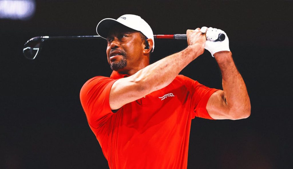 Tiger Woods menjalani operasi pada Achilles yang pecah, kemungkinan menjauhkannya dari tuan