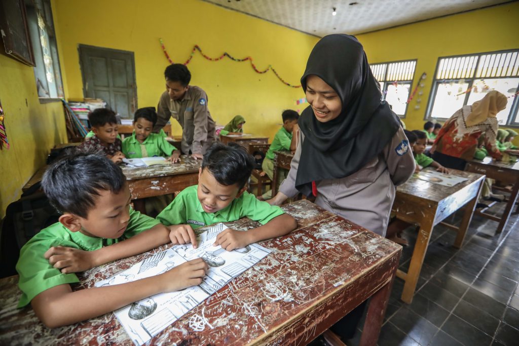 Transfer Langsung Tunjangan Guru ke Rekening Jadi Upaya Pemerintah untuk Tingkatkan Kesejahteraan