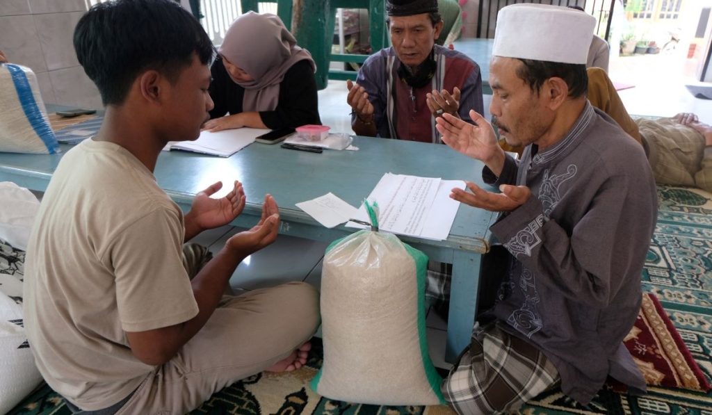 Zakat Fitrah Pengerttian, Syarat Wajib, Kadarnya, Bacaan Niat, Dan Doanya